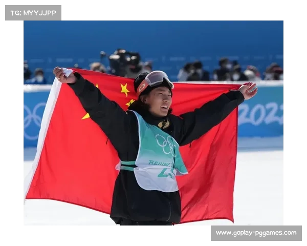 苏翊鸣训练中完成“背靠背1980”动作 苏翊鸣训练中完成“背靠背1980”动作